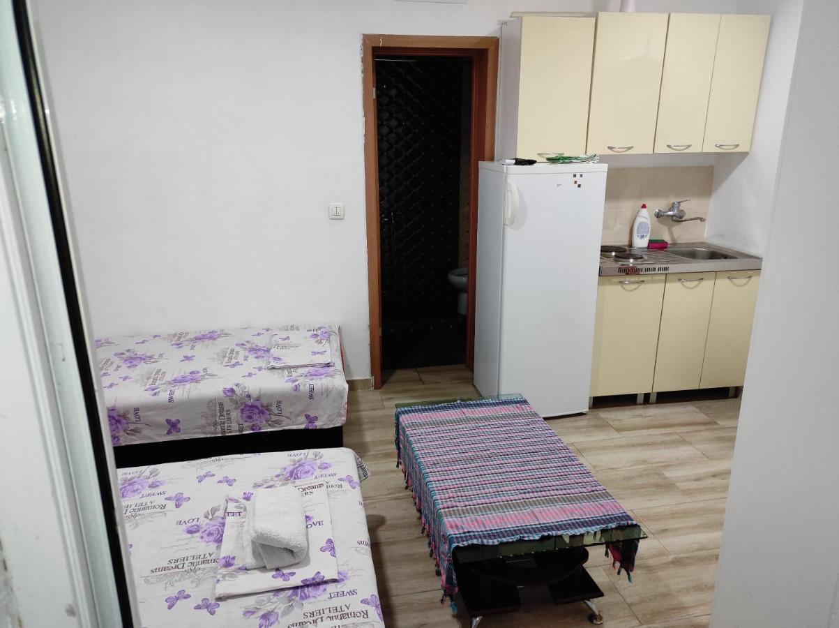 Apartment Perutovic Sutomore Bagian luar foto