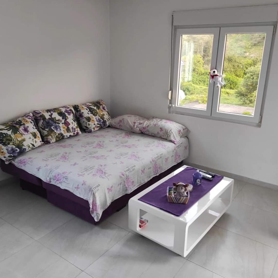 Apartment Perutovic Sutomore Bagian luar foto