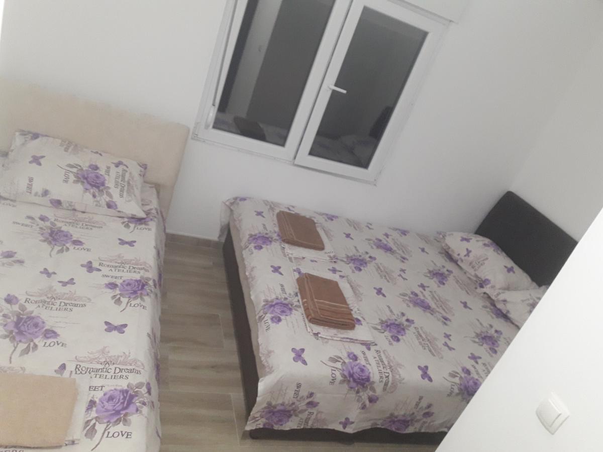 Apartment Perutovic Sutomore Bagian luar foto
