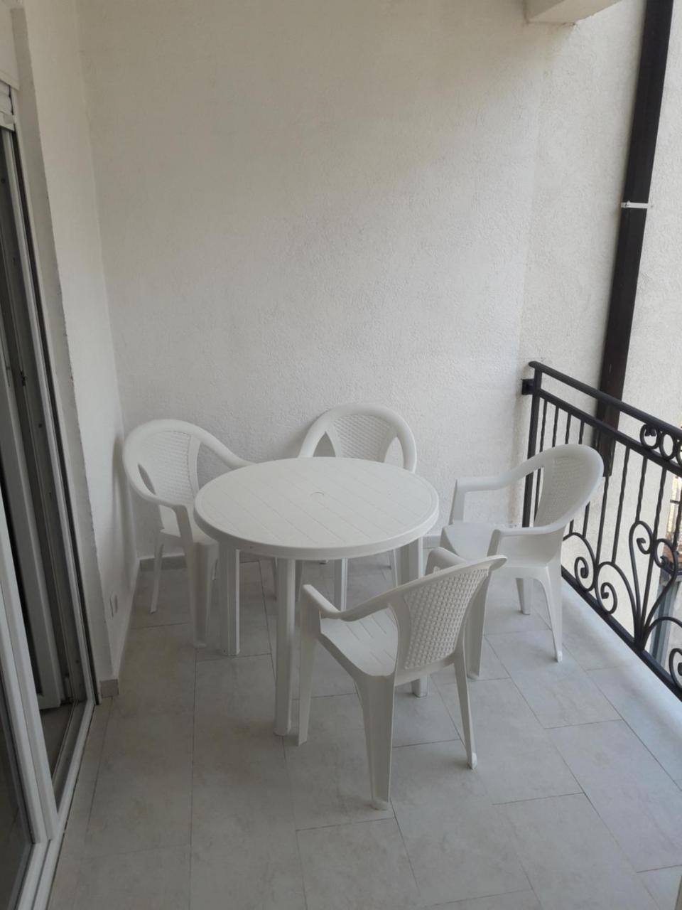 Apartment Perutovic Sutomore Bagian luar foto