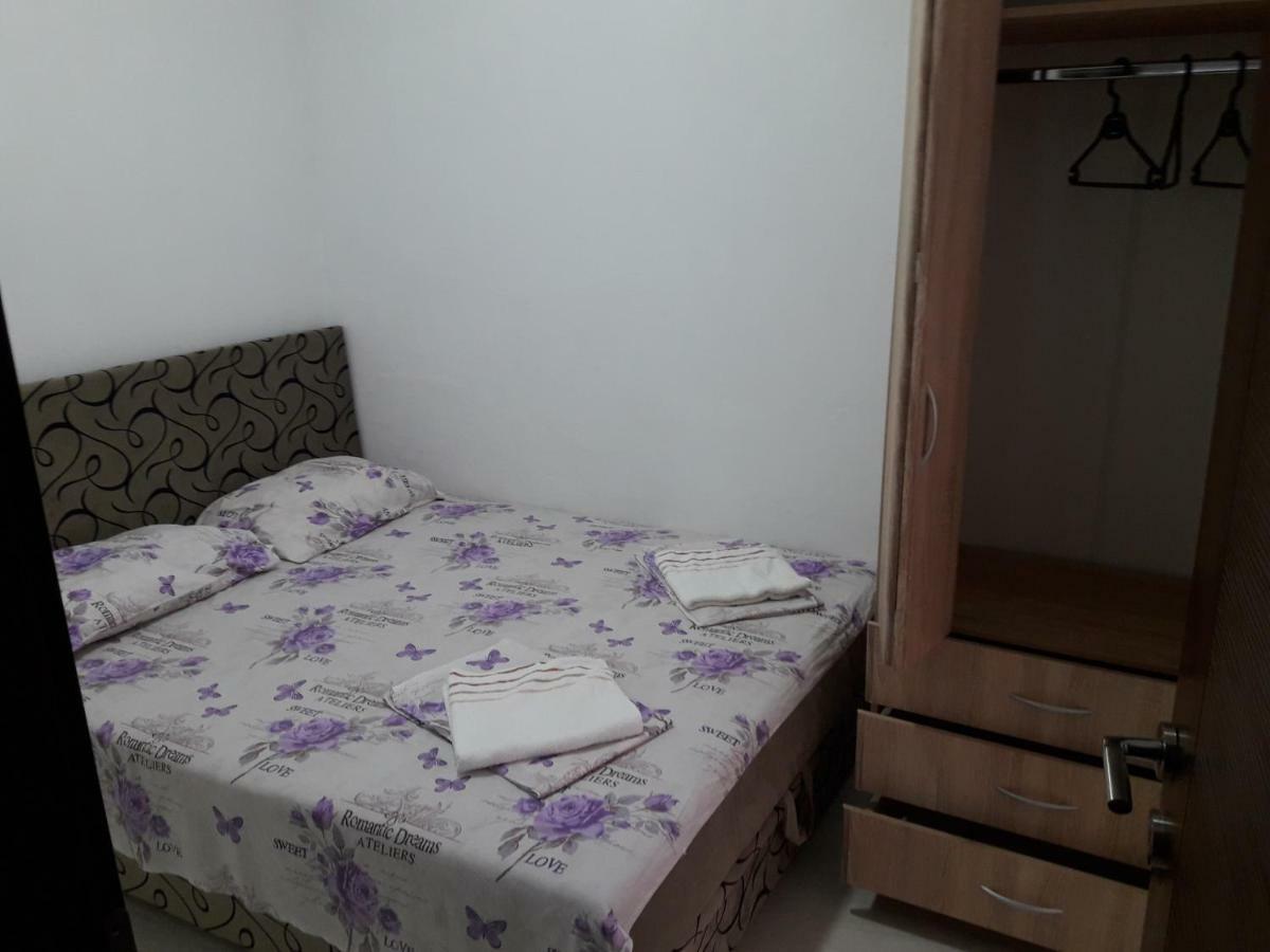 Apartment Perutovic Sutomore Bagian luar foto